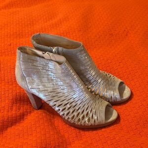 Paul Green Silver metallic Peep-Toe Heeled Boots-size 8.5